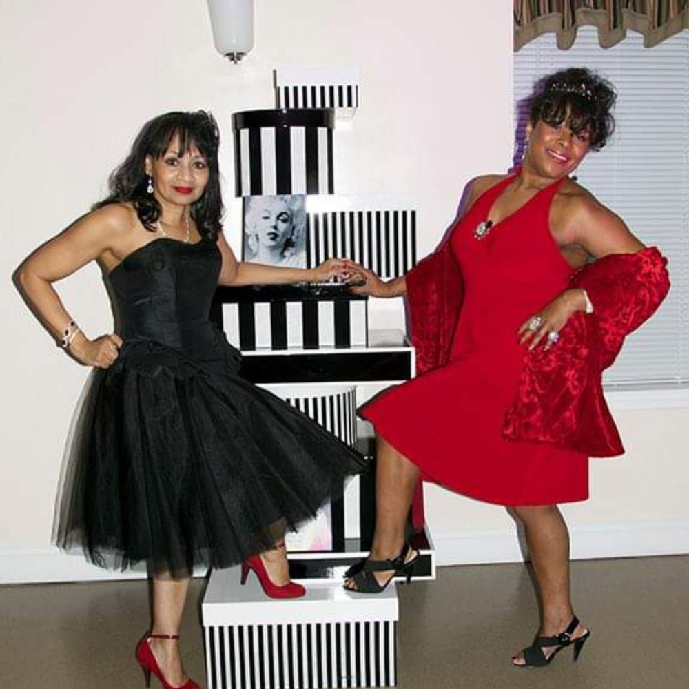 Dress - Picture 6 of 6